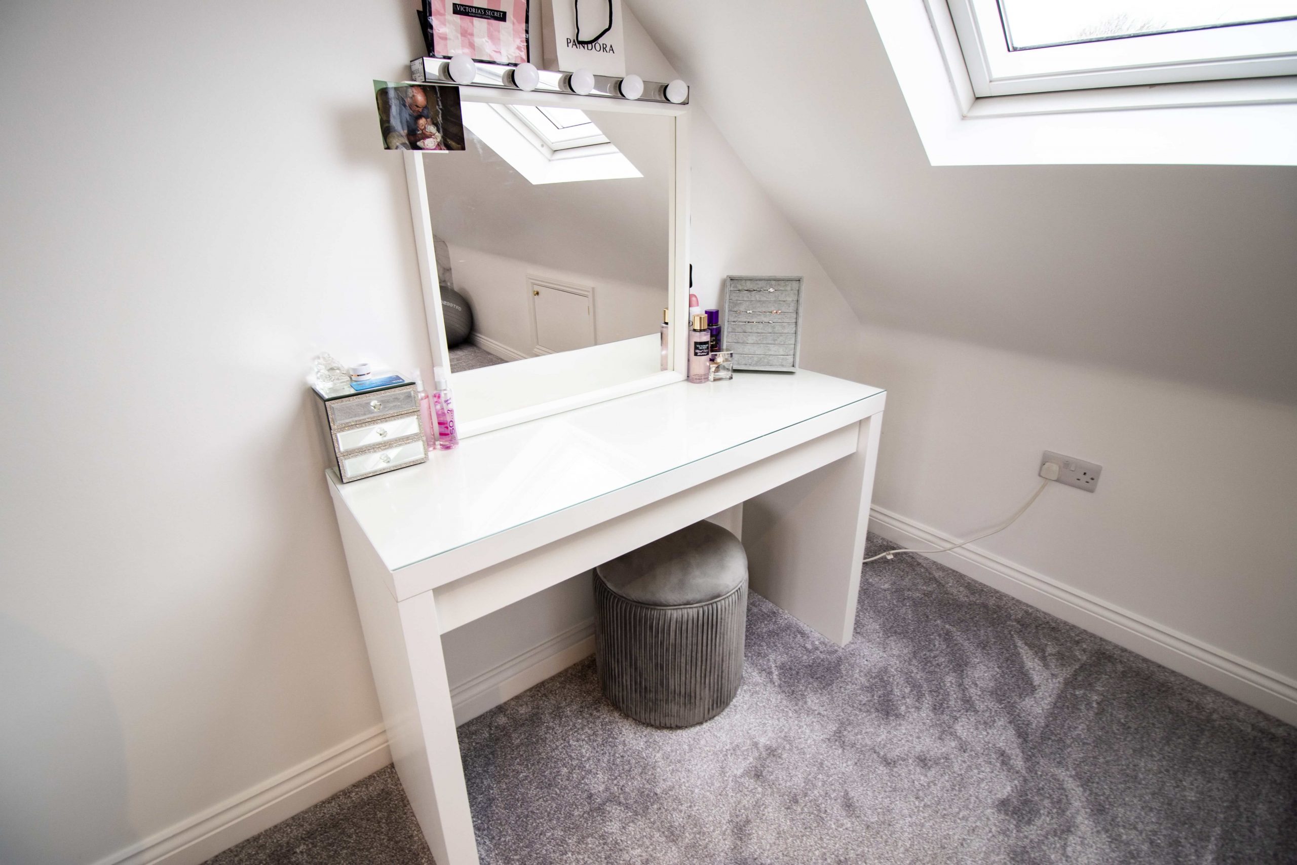 dressing table in bedroom