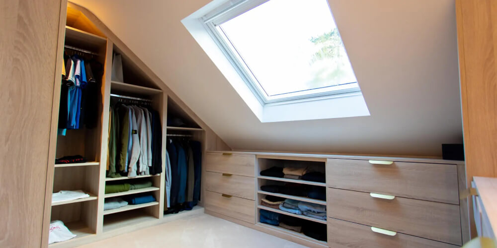 Walk in wardrobe with shelving